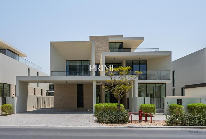 5-bedroom lagoon-side villa at Address Hillcrest
