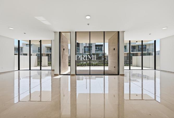 5-bedroom lagoon-side villa at Address Hillcrest — image 2
