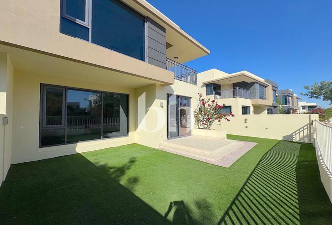 5-bedroom corner townhouse at Maple 1 — image 2
